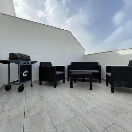 Beautiful Central Penthouse 1Br Ta Xbiex Екстериор снимка