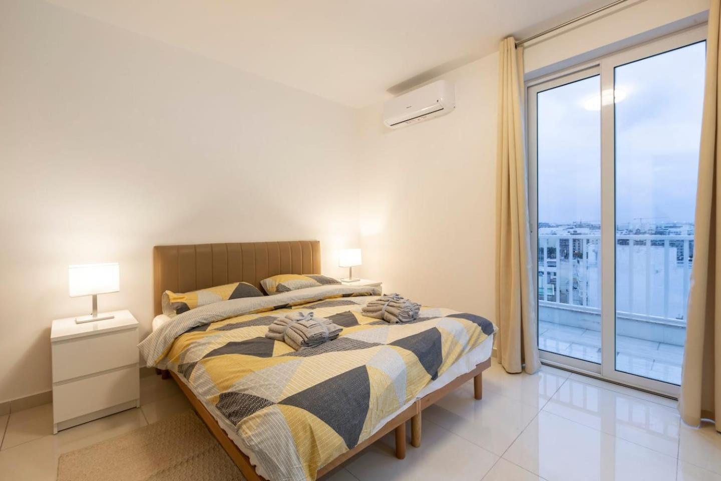 Beautiful Central Penthouse 1Br Ta Xbiex Екстериор снимка