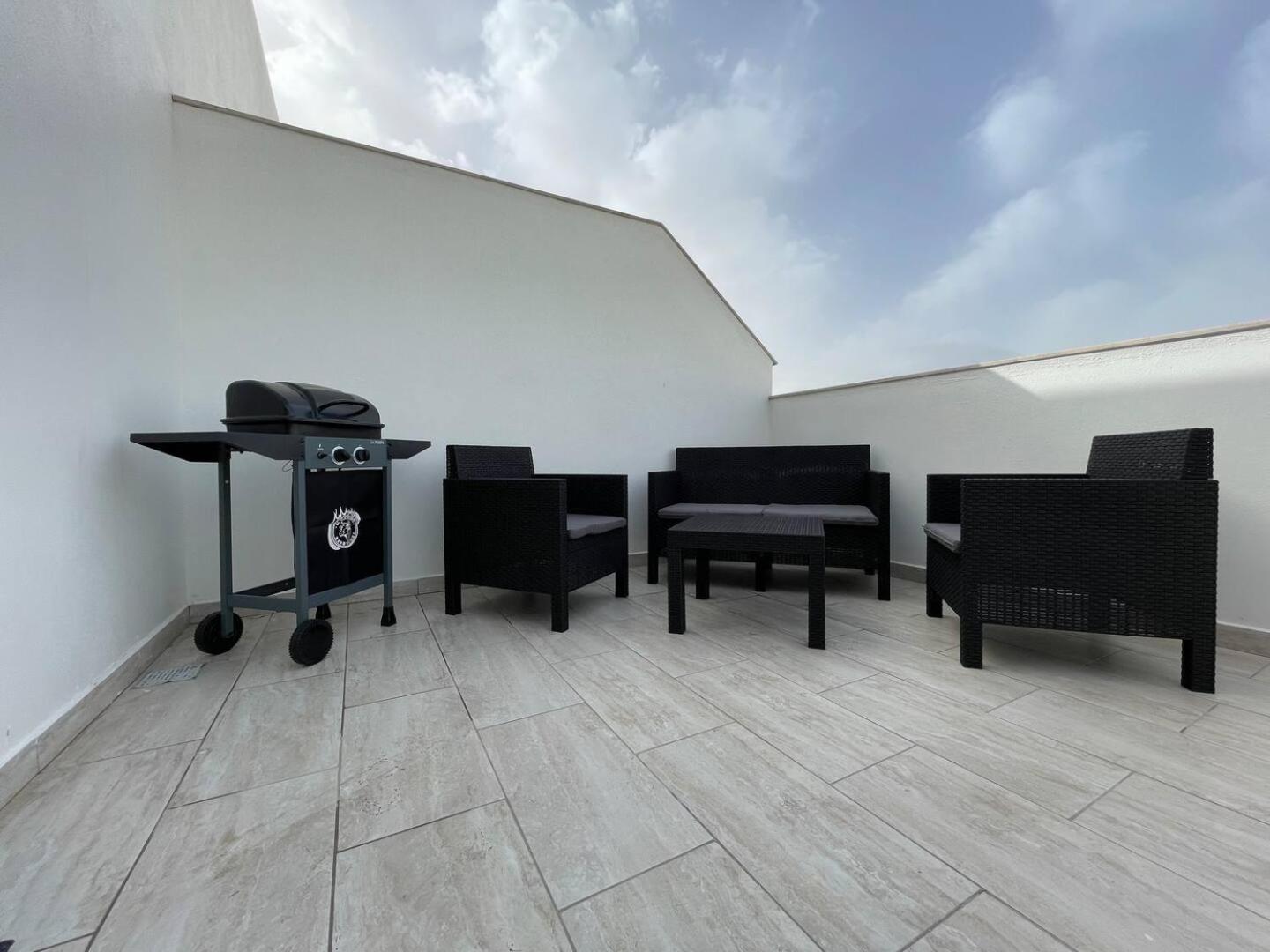 Beautiful Central Penthouse 1Br Ta Xbiex Екстериор снимка