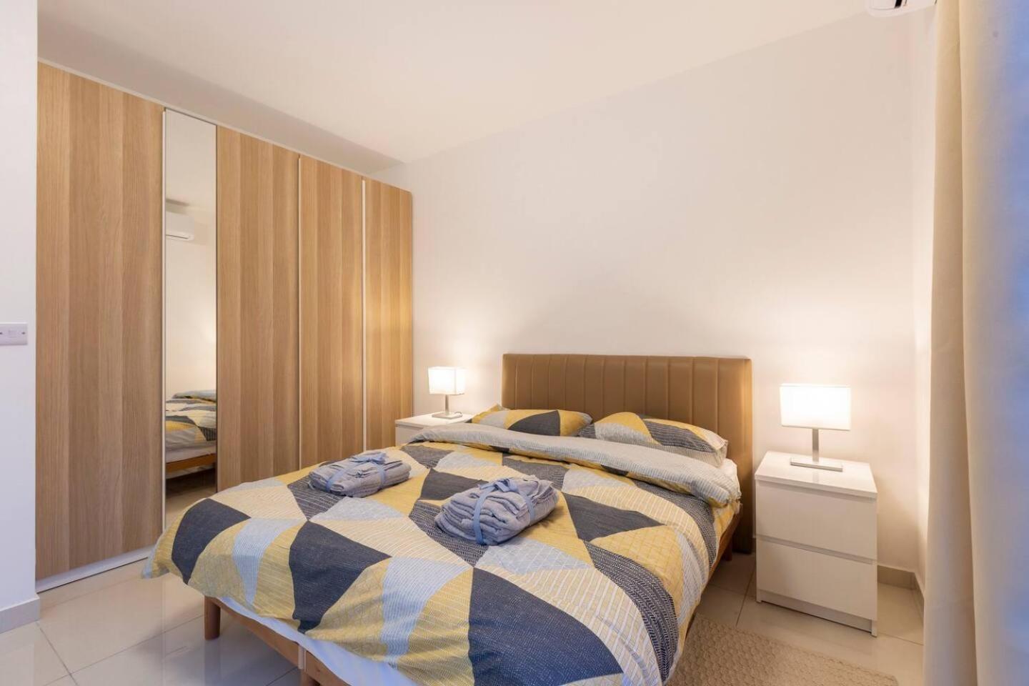Beautiful Central Penthouse 1Br Ta Xbiex Екстериор снимка